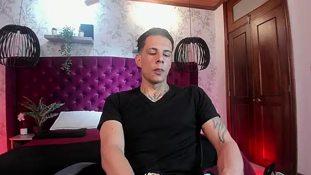 Snapshot of Dustin_Sonne chatting on 07.05.26 Dustin Sonne online show from 07.05.26