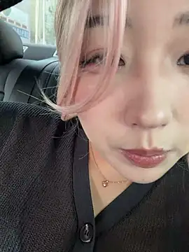 Snapshot of winter11 chatting on 10.02.25 winter11 online show from 10.02.25