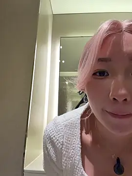 Snapshot of winter11 chatting on 10.03.25 winter11 online show from 10.03.25