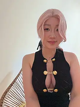 Snapshot of winter11 chatting on 10.30.25 winter11 online show from 10.30.25