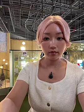 Snapshot of winter11 chatting on 11.02.25 winter11 online show from 11.02.25