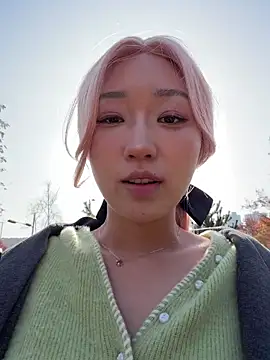 Snapshot of winter11 chatting on 11.09.25 winter11 online show from 11.09.25