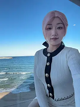 Snapshot of winter11 chatting on 11.10.25 winter11 online show from 11.10.25