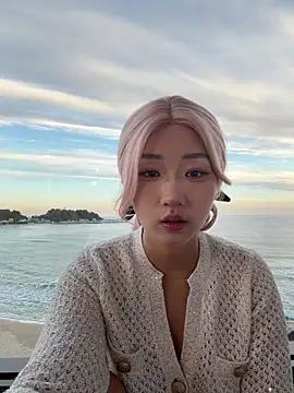 Snapshot of winter11 chatting on 11.10.25 winter11 online show from 11.10.25