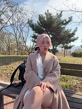 Snapshot of winter11 chatting on 11.15.25 winter11 online show from 11.15.25