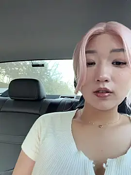 Snapshot of winter11 chatting on 11.22.25 winter11 online show from 11.22.25