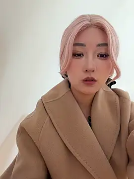 Snapshot of winter11 chatting on 12.14.25 winter11 online show from 12.14.25