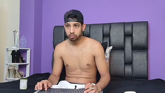 ashtoncooperr online show from 10.06.25