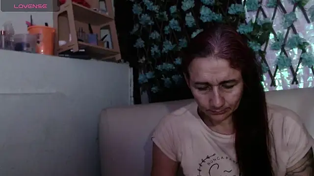 Snapshot of darling_hott chatting on 07.18.26 darling hott online show from 07.18.26