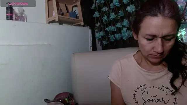 Snapshot of darling_hott chatting on 07.24.26 darling hott online show from 07.24.26