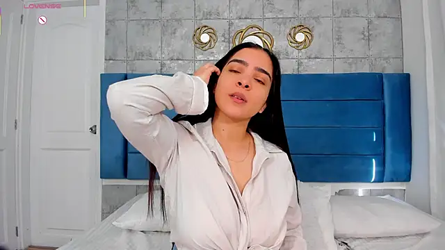 Snapshot of KamilaBetancourt chatting on 05.15.26 KamilaBetancourt online show from 05.15.26