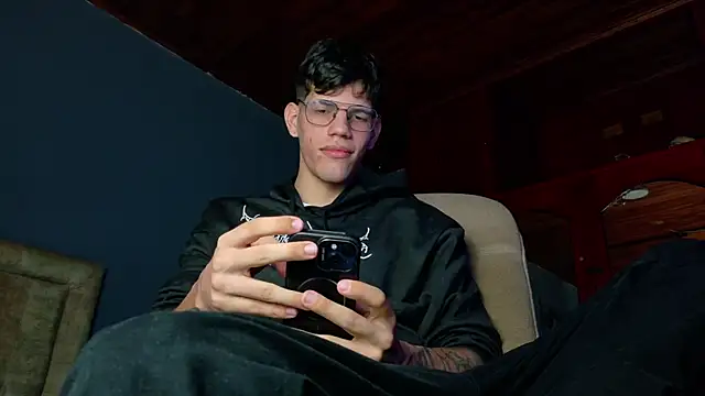 Snapshot of david_huge chatting on 02.06.26 david huge online show from 02.06.26