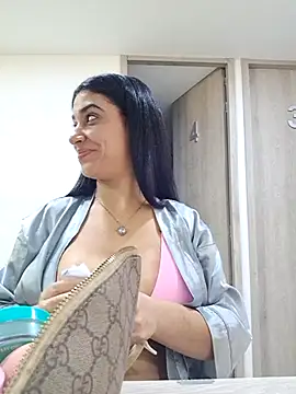 Snapshot of Samantha_hotly chatting on 02.26.26 Samantha hotly online show from 02.26.26