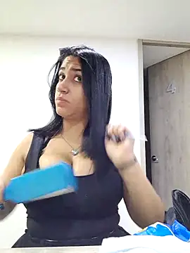 Snapshot of Samantha_hotly chatting on 02.28.26 Samantha hotly online show from 02.28.26