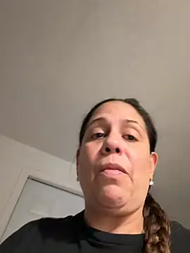 PrettyKittyMia online show from 04.25.26