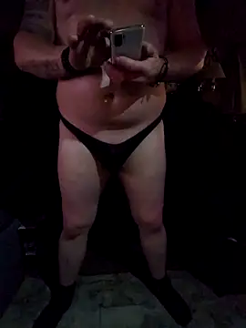 Snapshot of JoeyUhOh chatting on 11.11.25 JoeyUhOh online show from 11.11.25