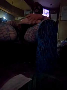 Snapshot of JoeyUhOh chatting on 11.17.25 JoeyUhOh online show from 11.17.25