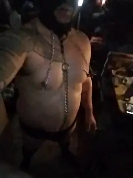 Snapshot of JoeyUhOh chatting on 12.03.25 JoeyUhOh online show from 12.03.25