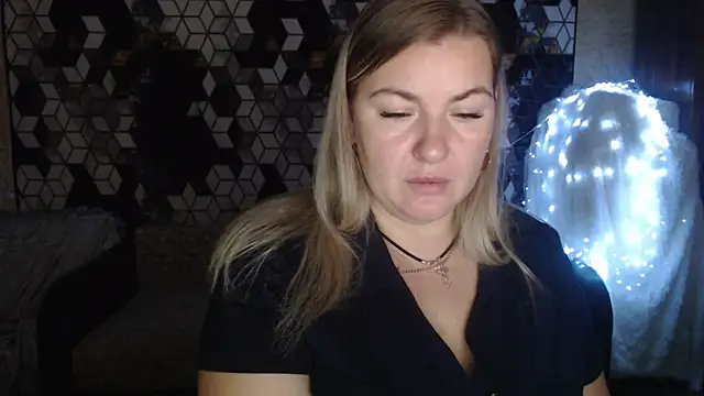 NikaSkylink online show from 11.21.25