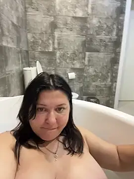 Snapshot of Liza_Will chatting on 11.18.25 Liza Will online show from 11.18.25