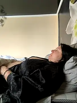 Snapshot of Liza_Will chatting on 11.27.25 Liza Will online show from 11.27.25