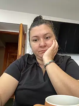 Snapshot of Liza_Will chatting on 11.30.25 Liza Will online show from 11.30.25