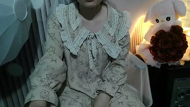 Snapshot of Emachiii chatting on 11.15.25 Emachiii online show from 11.15.25