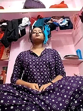 Snapshot of Fun__with__Prity chatting on 10.30.25 Fun  with  Prity online show from 10.30.25