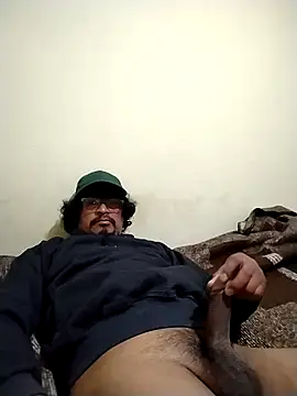 Snapshot of Satantin chatting on 11.04.25 Satantin online show from 11.04.25