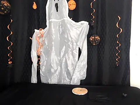 AntonelaMorriz online show from 10.29.25