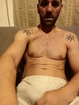 Snapshot of YzabellFabioo chatting on 02.24.26 YzabellFabioo online show from 02.24.26