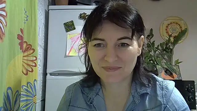 Krystal 82 online show from 11.16.25