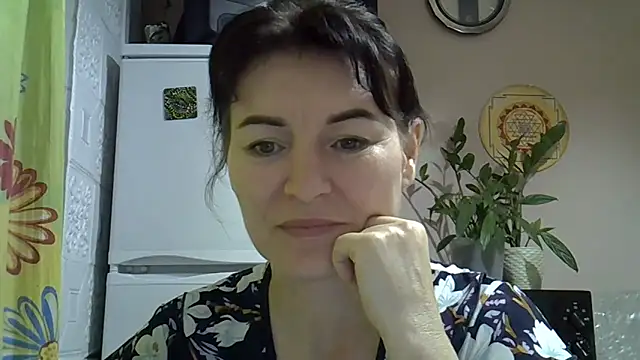 Krystal 82 online show from 11.20.25