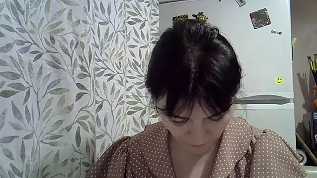 Krystal 82 online show from 12.04.25