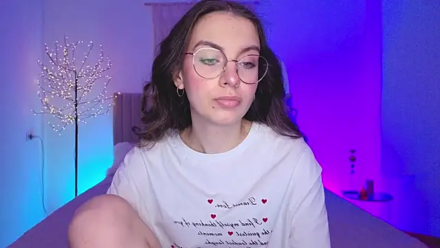 Snapshot of Real_cutie1 chatting on 03.07.26 Real cutie1 online show from 03.07.26