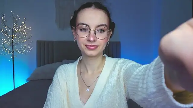 Snapshot of Real_cutie1 chatting on 03.23.26 Real cutie1 online show from 03.23.26