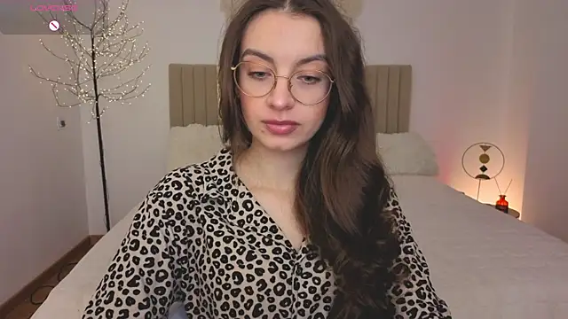 Snapshot of Real_cutie1 chatting on 04.30.26 Real cutie1 online show from 04.30.26
