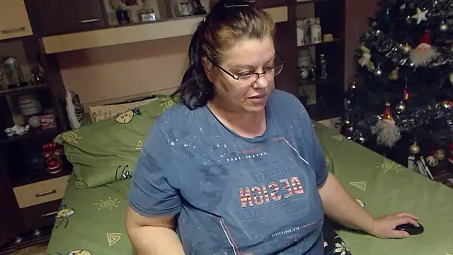 Claudia 71love online show from 12.17.24