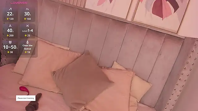 Snapshot of Seshat_Hitt chatting on 11.30.25 Seshat Hitt online show from 11.30.25