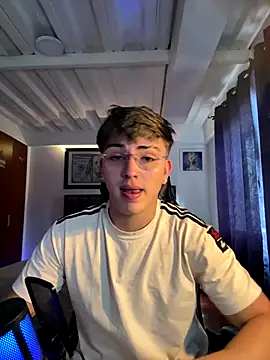 Snapshot of Justin_trevor1 chatting on 10.04.25 Justin trevor1 online show from 10.04.25