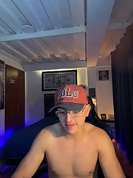 Snapshot of Justin_trevor1 chatting on 10.21.25 Justin trevor1 online show from 10.21.25