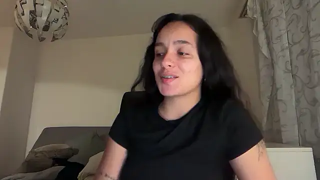 Snapshot of Maia_Park chatting on 04.24.26 Maia Park online show from 04.24.26