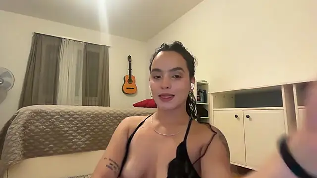 Snapshot of Maia_Park chatting on 04.30.26 Maia Park online show from 04.30.26