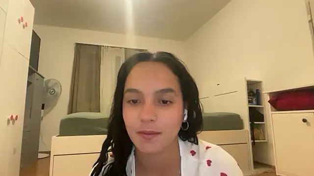 Snapshot of Maia_Park chatting on 05.01.26 Maia Park online show from 05.01.26