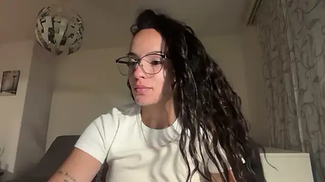 Snapshot of Maia_Park chatting on 05.09.26 Maia Park online show from 05.09.26