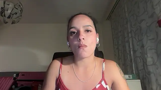 Snapshot of Maia_Park chatting on 05.15.26 Maia Park online show from 05.15.26