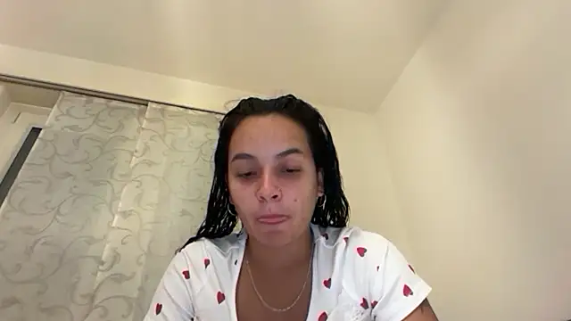 Snapshot of Maia_Park chatting on 06.04.26 Maia Park online show from 06.04.26