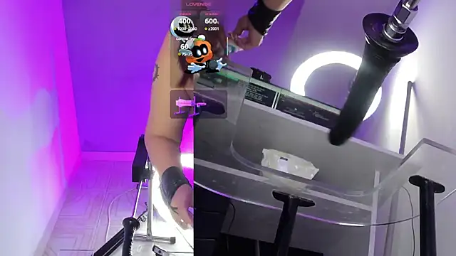 ErikaMontiel   online show from 10.29.25