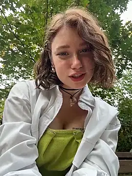 lucy-joy online show from 09.21.25