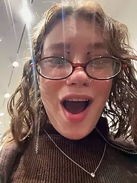 lucy-joy online show from 11.07.25